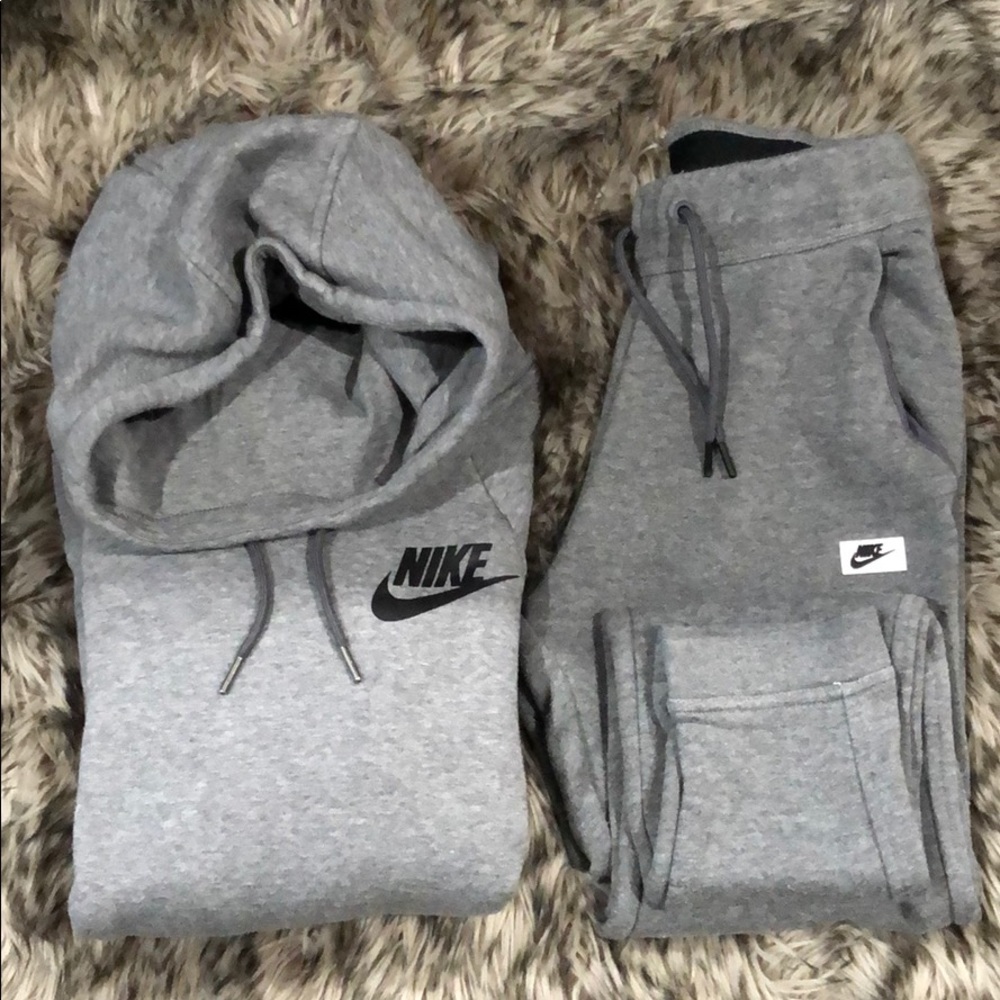 Used, Nike sweat suit.